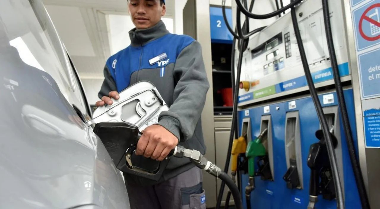 Llenar el tanque en Rosario ya cuesta .000